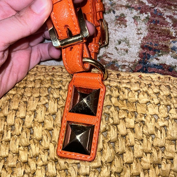 Michael Kors Santorini Large Basket Tote - Picture 4 of 11